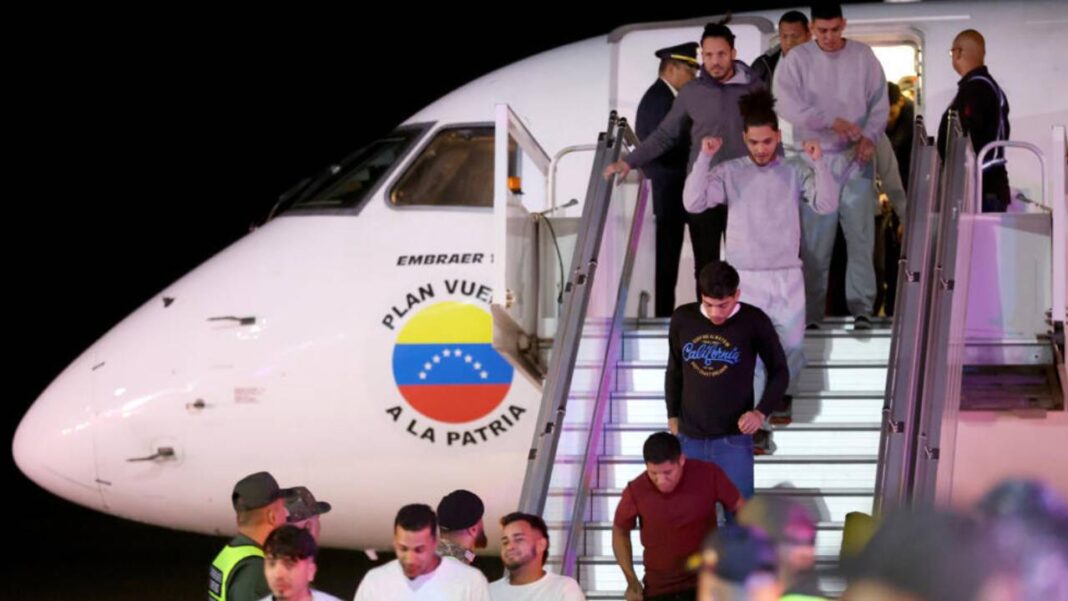 Venezuela confirma acuerdo con EEUU para retomar vuelos de deportados