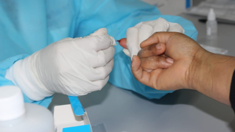 Bioanalistas de Carabobo solicitan reactivos para elaborar exámenes médicos