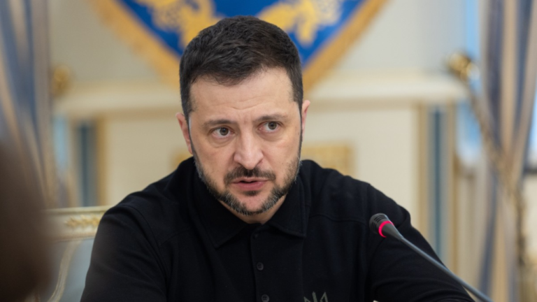 Zelenski dice que Putin quiere prolongar la guerra y rechazará la propuesta de EEUU