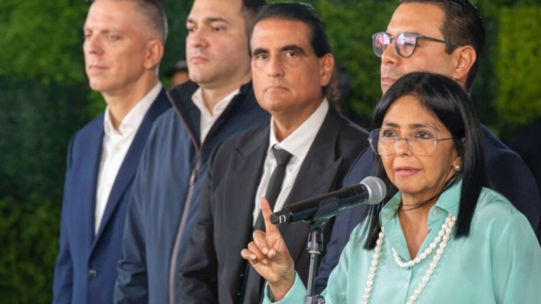 Ejecutivo realiza gestiones para repatriar a venezolanos deportados a El Salvador
