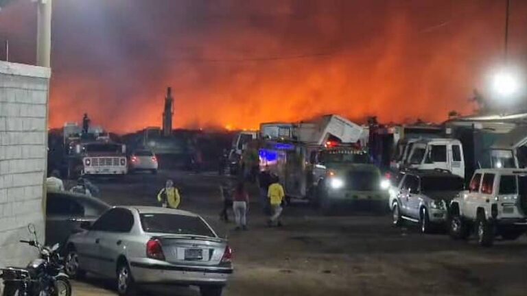 Incendio afecta el Instituto de Aseo Urbano de Maracaibo