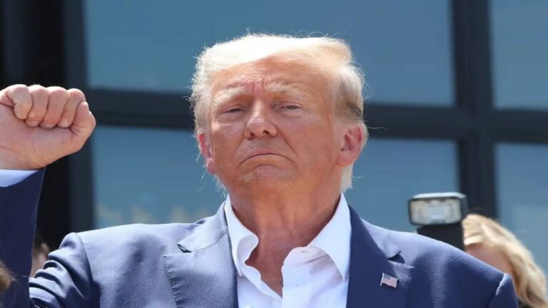 Trump dice que se están negociando «contratos» para «dividir» las tierras en Ucrania