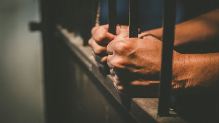 Detienen a un comerciante en Sucre por ser el presunto autor de un feminicidio