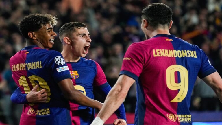 Barcelona arrolló al Dortmund para poner un pie en las semifinales