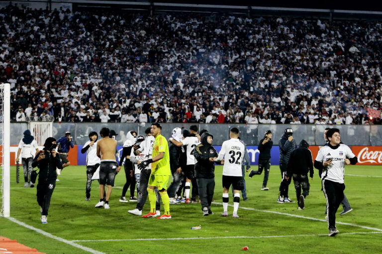 Colo Colo lamenta muerte de dos hinchas y suspende superclásico del domingo