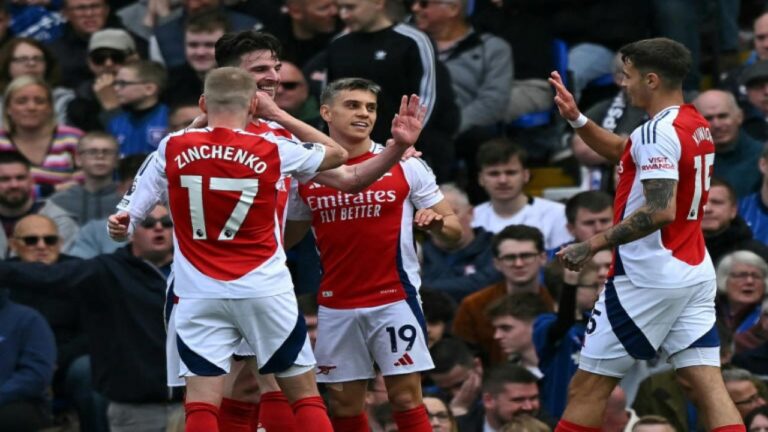 Arsenal no quita el pie del acelerador