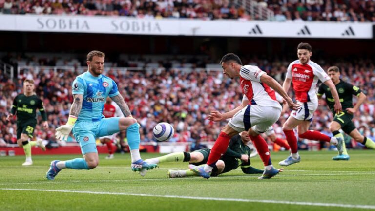 Arsenal tropezó frente al Brentford pensando en el Madrid