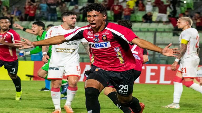 Caracas rescató el empata sobre la hora y sigue con buen paso en la Sudamericana