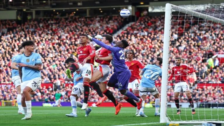 Un discreto derbi de Manchester reflejó la realidad del United y City