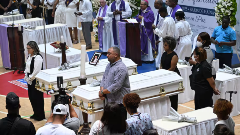 Ataúdes, funerarias y nichos gratuitos para las víctimas de la discoteca de Santo Domingo