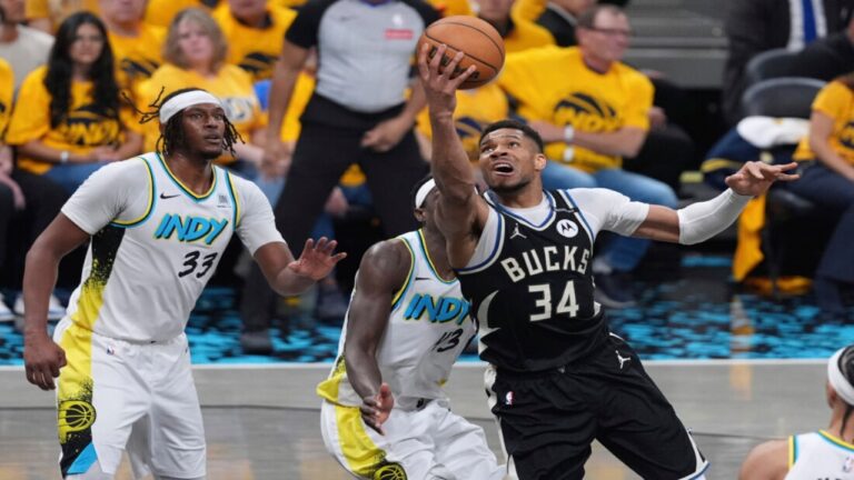 Los ‘playoffs’ de la NBA arrancaron con una intensa batalla en los tabloncillos