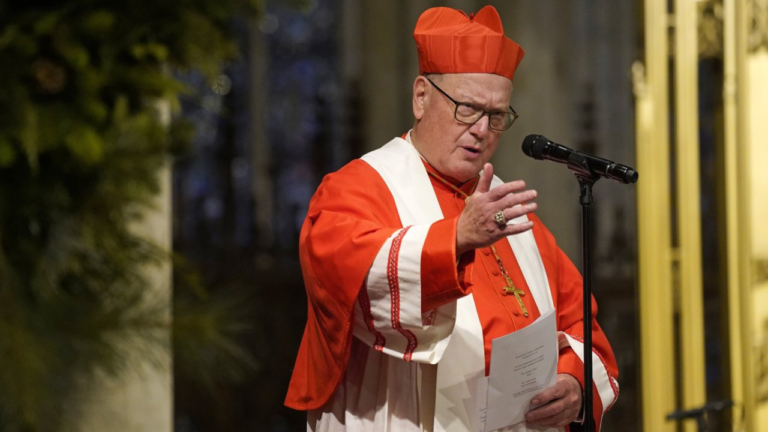 Trump dice que él sería un gran papa y se inclina por el cardenal Dolan
