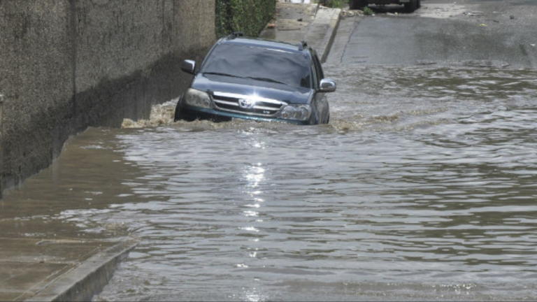 Piden a los larenses no lanzar desechos a las quebradas ante temporada de lluvias