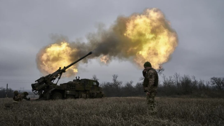 Kremlin considera bélicas las declaraciones de Macron sobre un alto el fuego en Ucrania