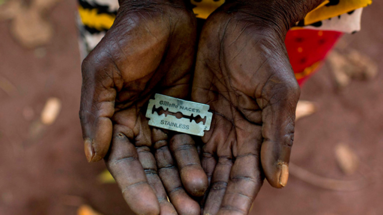 OMS urge a centros sanitarios a negarse a practicar la mutilación genital femenina