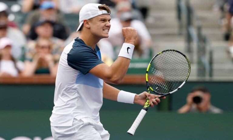 Rune superó al vigente campeón de Barcelona para avanzar a semis