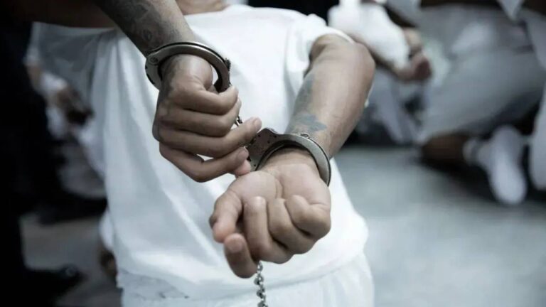 Supremo frena regreso a EEUU de migrante enviado por error a El Salvador, como pidió Trump