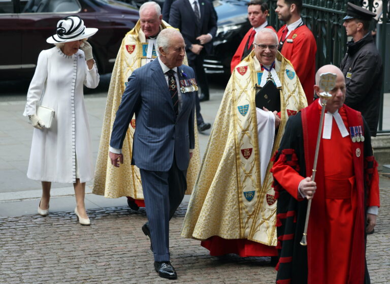 Carlos III y Camila asisten a un servicio conmemorativo por el 80 aniversario del ‘VE Day’