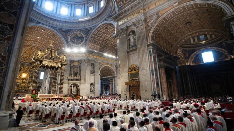 El Vaticano concluye los nueve días en memoria de Francisco