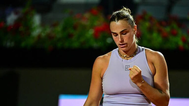 Sabalenka doblegó a la combativa Kostyuk