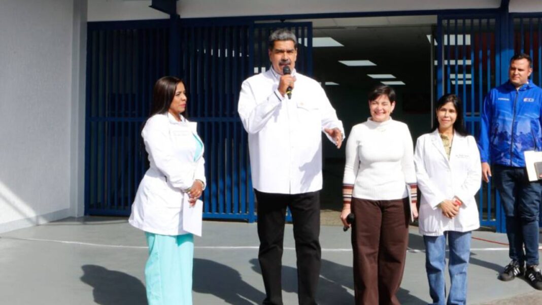 Maduro repudia la decisión de retirar la protección legal a miles de venezolanos en EEUU