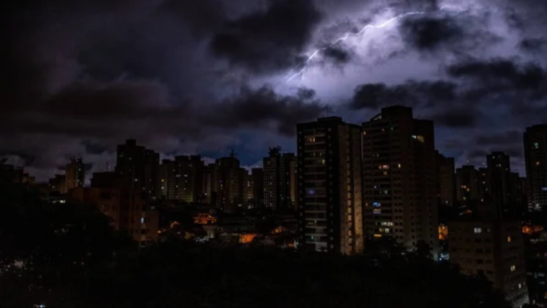 Nubosidad y lluvias se apoderan del cielo de gran parte del país
