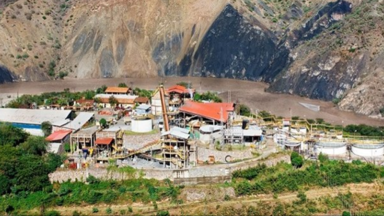 Emboscada en un campamento minero de Perú dejó ocho heridos
