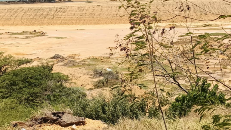 Hallan el cuerpo de un hombre en terrenos cercanos a la refinería de Amuay en Falcón