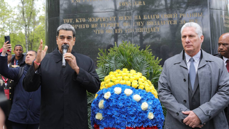Maduro y Díaz-Canel rindieron honores al Libertador en Rusia