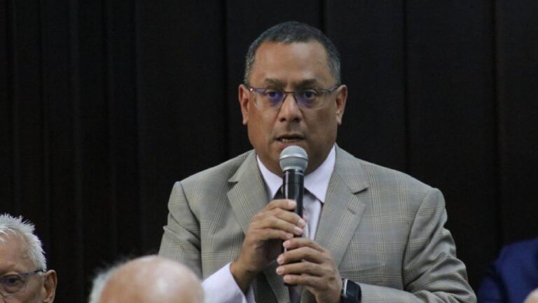 Oscar Ronderos propone ley para aumento de salarios y pensiones en Venezuela