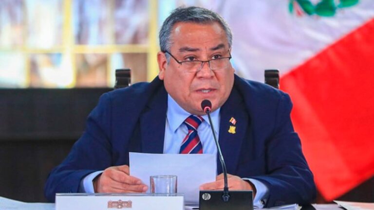Primer ministro de Perú renunció a su cargo