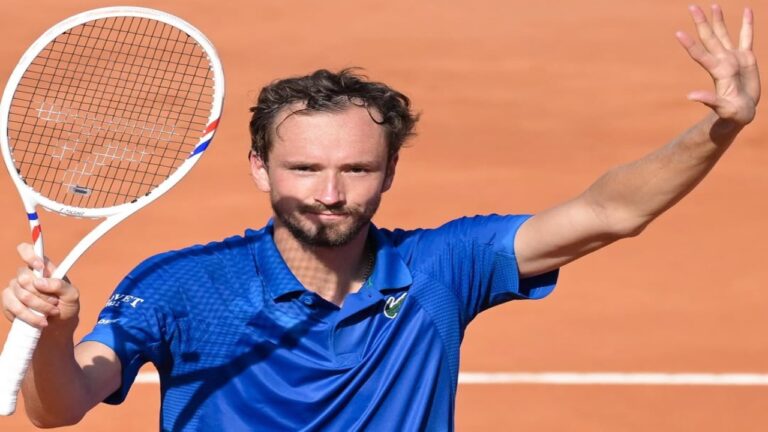 Medvedev se instaló en los 8vos de final de Roma