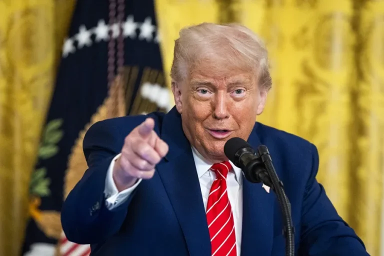 Trump considera un gran honor para EEUU que León XIV sea el primer papa estadounidense