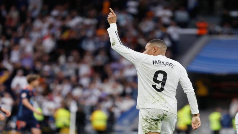 Mbappé reduce a la mínima la ventaja de Lewandowski