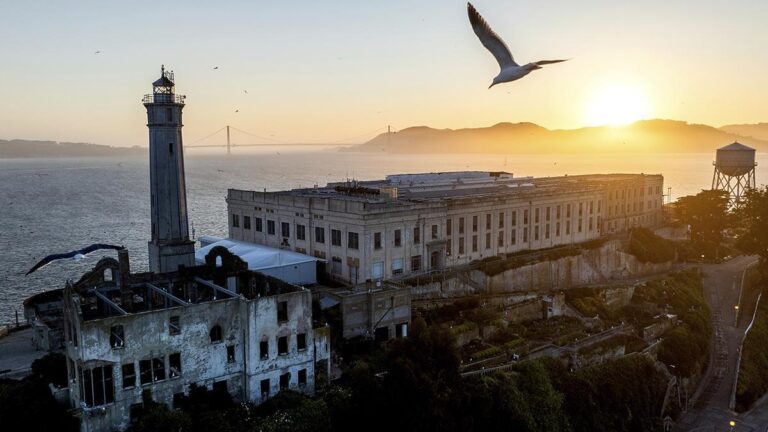 Trump ordenó reabrir la cárcel de Alcatraz