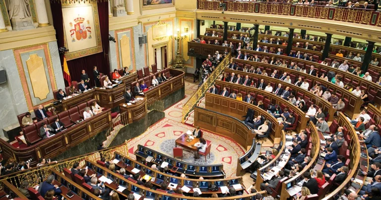 Congreso español aprueba el plan arancelario del Gobierno contra guerra comercial de Trump