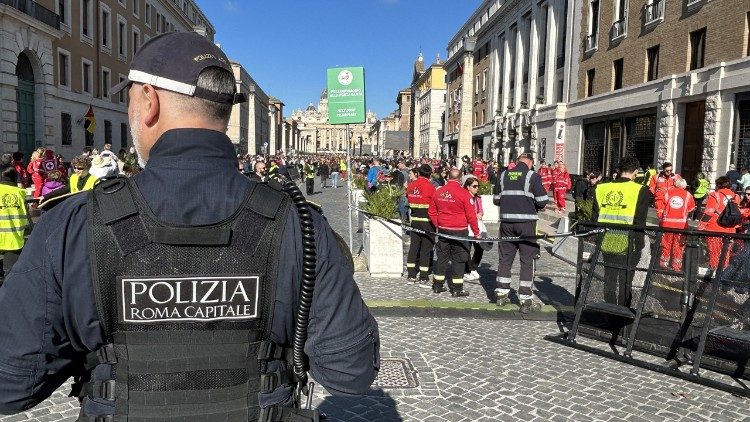Gran despliegue de seguridad en el Vaticano antes del inicio del cónclave