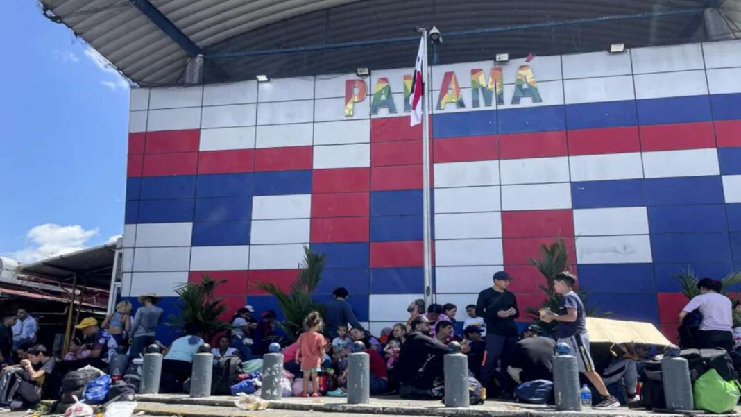 Panamá ofrece incluir a migrantes en retorno en vuelos pagados por Estados Unidos