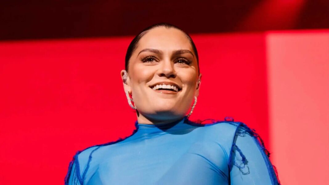 Jessie J reveló que padece cáncer de mama