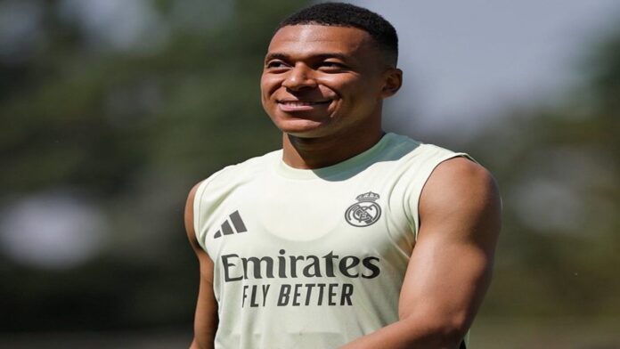 Mbappé vuelve a entrenar en la víspera del partido contra Salzburgo