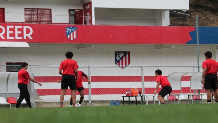 Inicia el plan vacacional del Atlético de Madrid en Caracas