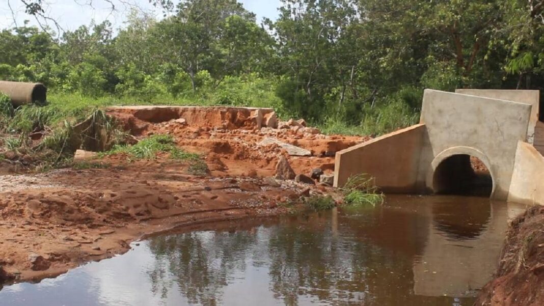 Intensas lluvias volvieron a derribar puente en municipio Casacoima, Delta Amacuro