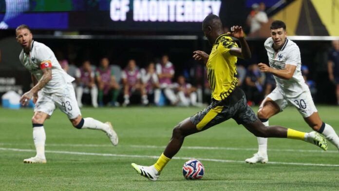 Dortmund avanzó a cuartos y dejó fuera al combativo Monterrey