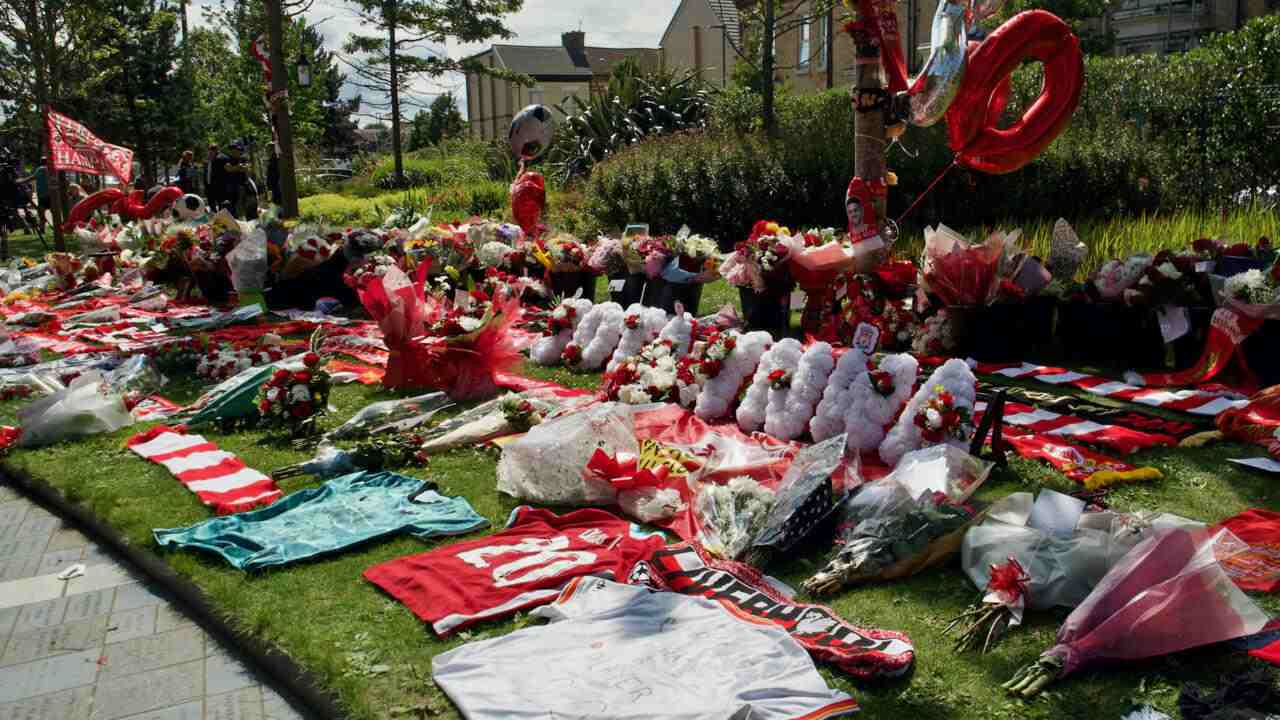 Liverpool aplazó inicio de pretemporada por la muerte de Jota y aficionados continúan rindiendole honores