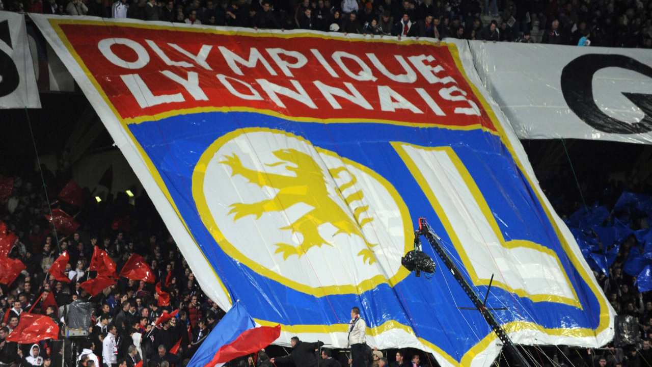 Lyon se mantiene en primera división de Francia luego de ganar recurso