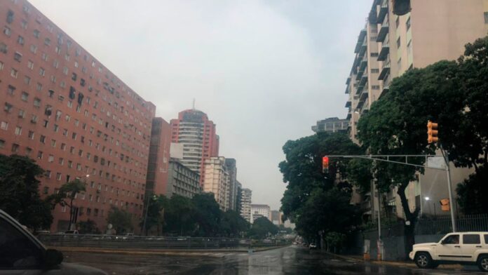 cielo-nublado-y-lluvias-dispersas-en-caracas-14699