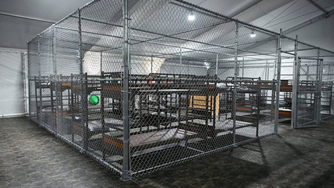 Alligator Alcatraz se afianza como modelo de detención migratoria en EEUU en su primer mes