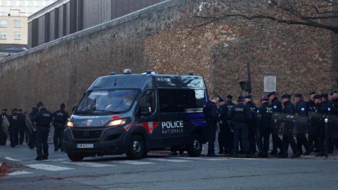 Detuvieron-a-mas-de-200-aficionados-del-Napoli-_-Foto_-Reuters Más de 200 aficionados detenidos previo al duelo entre PSV y Napoli