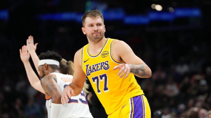Doncic deslumbró en su estreno de pretemporada