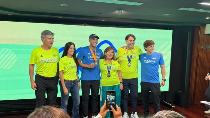 Casmisetas y medallas Maratón CAF